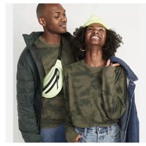 Old Navy Gender Neutral Long Sleeve Tee